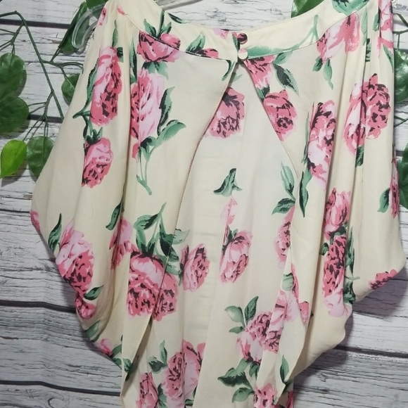 NWOT Foreign Exchange open back crop flowy shirt S - Picture 5 of 7